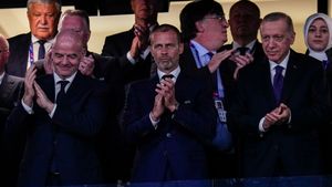 Cu cine a ținut Gianni Infantino în marea finală de Liga Campionilor: Instagram-ul „a explodat” după postările „capului” de la FIFA