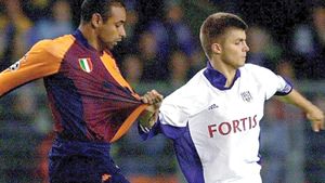 EXCLUSIV | Alin Stoica intră cu talpa sus: "CFR Cluj a obținut un rezultat mare pentru România, dar Dan Petrescu are caracter zero!". Cum își susține afirmația și de ce "Bursucul" nu are loc în "Top 3 - antrenori români" 