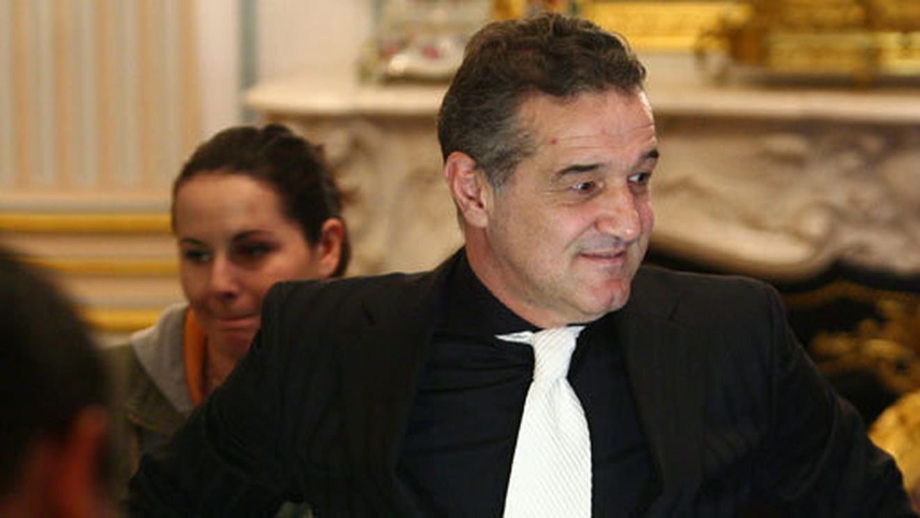 Becali îi dă replica lui Dragomir:** "El ar trebui declarat 'persona non grata', așa se va curăți fotbalul! Nu mă face el în ograda mea"