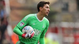 Situația incredibilă în care a ajuns Pantilimon! Ignorat de Contra, portarul român a primit o veste proastă de la antrenorul lui Nottingham Forest