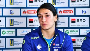 Cristina Neagu: "Da, România este pregătită să joace în orice situație!". Liderul naționalei de handbal feminin a vorbit despre șansele României la Campionatul Mondial, cum simte echipa și care ar trebui să fie baza de pornire pentru marile victorii