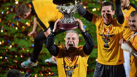 Șumudică și-a făcut planul pentru sezonul următor: "Suntem foarte aproape de a semna cu doi jucători din străinătate!" Antrenorul Astrei vrea și doi jucători din Liga 1