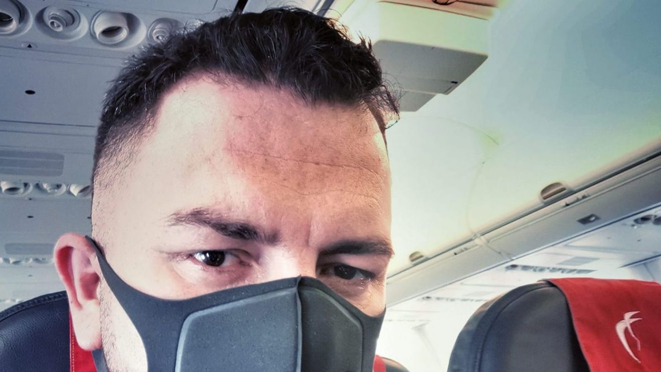 Paul Siserman a călătorit în același avion cu jucătorii de la CFR Cluj infectați cu COVID-19 și îi desființează. „Unii nu purtau măști. Au 11 cazuri, iar eu am familie. Nenorociților!”