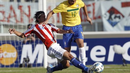 Fenerbahce vrea să-i umilească pe "diavoli"!** Turcii îl vor pe jucătorul care "se refugiază" din Brazilia din cauza lui Neymar