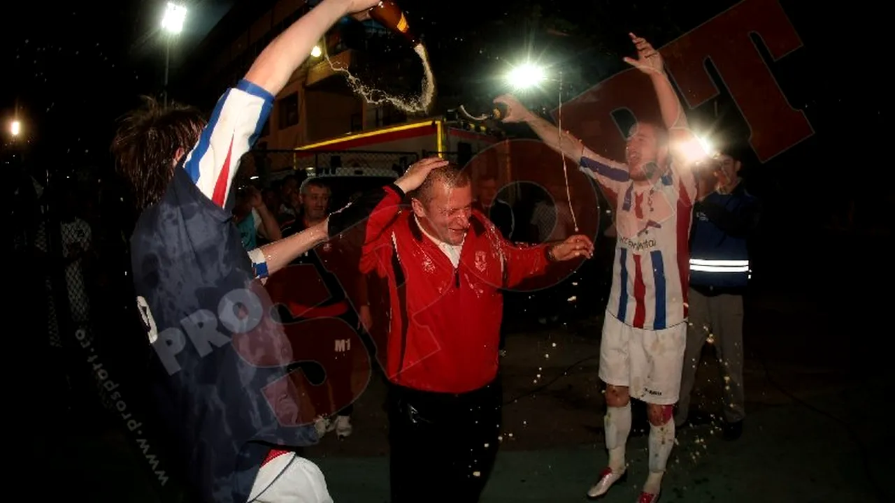 El e omul momentului în România!** Dorinel a sărbătorit cu șampanie primul titlu din cariera de antrenor! FOTO