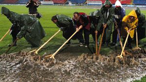 În Liga 1 se joacă până la Crăciun, zăpada a venit din noiembrie. Cum arată terenurile unde se vor juca meciuri în weekend
