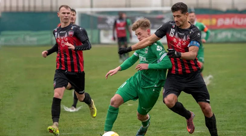 CS Gloria Bistrița, învinsă la Dumbrăvița, are o viață tot mai dificilă în Liga 2. Nicolae Grigore se plânge de arbitraje: ”Sunt prea multe decizii de care Gloria «beneficiază» doar într-o direcție negativă”