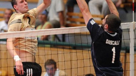 Moculescu debutează mâine ca antrenor al României