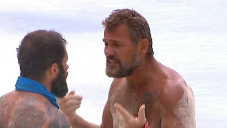 Ce se întâmplă la Survivor România îi depășește limitele până și lui Ionuț Iftimoaie! Fostul luptător K1 a cedat presiunii în lupta cu un adversar și prezentatorul Dan Pavel a intervenit dur: „Nu tolerăm violența!”