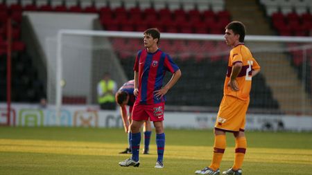 Onicaș s-a accidentat la antrenament!** Suporterii Stelei către pensionari: "Veniți doar la gratuități!"