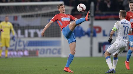 Noi probleme medicale pentru FCSB. Un om de bază a revenit în țară cu cu piciorul bandajat