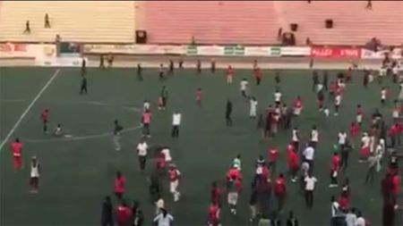TRAGEDIE în Senegal! Opt persoane au murit, iar alte 49 au fost grav rănite în urma unor incidente violente între suporteri la finala Cupei Ligii | VIDEO