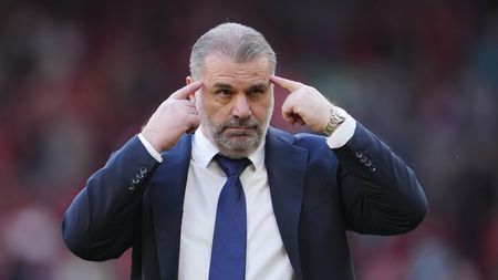 Ce se întâmplă la echipa lui Radu Drăgușin. Decizia luată de Ange Postecoglou