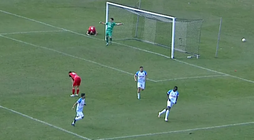 Răzvan Grădinaru, gafă incredibilă în meciul în care a înscris primul său gol pentru Reșița. S-a ”transformat” în atacant la propria poartă și a pasat decisiv pentru o reușită a Corvinului