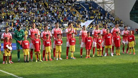 Cum arată autocarul lui Dinamo după noua colantare! Eroare uriașă în zona trofeelor