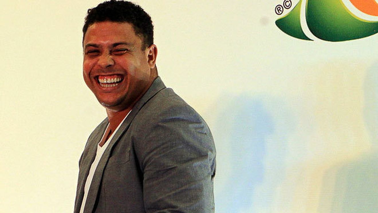 Amuzant! Ronaldo a făcut sex pe stadion: "Le-a zis paznicilor că sunt două vizitatoare!"** Ce a urmat a provocat multe hotote de râs :)