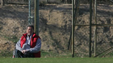 "Ă‚sta e Dinu!** Să se uite pe Youtube să vadă cine e Elton!"