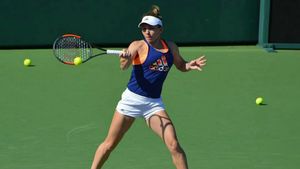 VIDEO | Halep a început antrenamentele la Miami și le-a transmis un mesaj special românilor: "Apreciez că pierdeți nopți pentru meciurile mele, chiar dacă în ultima perioadă nu prea mai câștig"