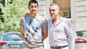 ADIO! Florin Costea pleacă de la Steaua!** Mihai rămâne, dar galeria i-a declarat RĂ‚ZBOI după derby-ul cu Dinamo! GAFA care i-a fost FATALĂ‚