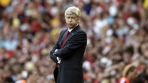 Un francez e încoronat rege în inima Angliei!** Wenger poate primi coroana, Arsenal a reușit un lucru UNIC în Premier League