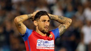 De ce a fost lăsat Papp în afara lotului? "Râpă este mai în formă decât el". Steaua pleacă în cantonament pe perioada meciurilor echipei naționale