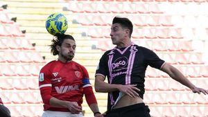 Emoții mari pentru Ionuț Nedelcearu. Avionul cu care se deplasa Palermo a cedat înainte de decolare, iar partida de Serie B a fost amânată