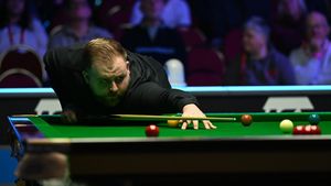 Jackson Page scrie istorie în snooker. E primul jucător care reușește două breakuri maxime în același meci. Încasează un premiu uriaș