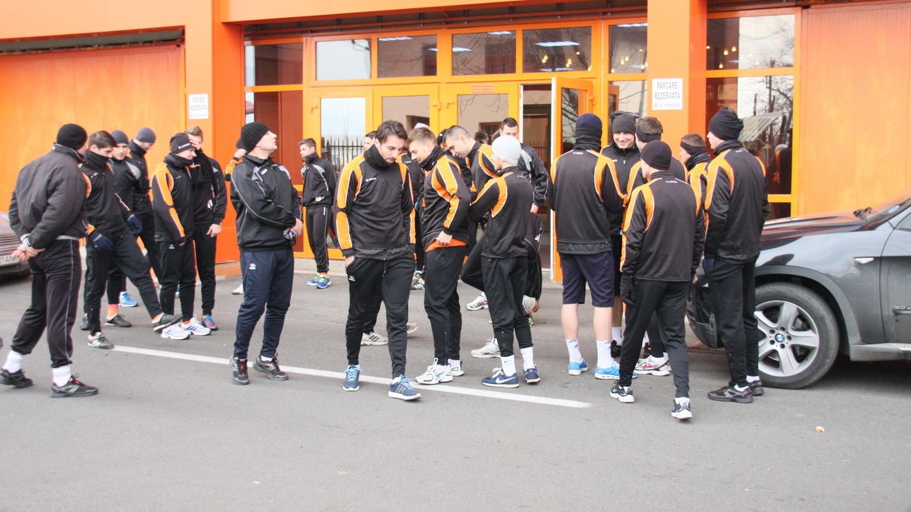 FOTO - Ceahlăul s-a reunit astăzi. Antrenorul Costel Ilie și-a alergat jucătorii pe străzi