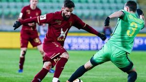 "A fost un adevărat maestru!". Cuvinte frumoase din toate părțile pentru Enache după debutul la Rubin Kazan: "E greu de spus ce a făcut atât de rău încât să-i fie arătată ușa"