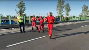 Ce dramă! Cine era bărbatul de 23 de ani, care a murit în accidentul autocarului răsturnat de pe A2