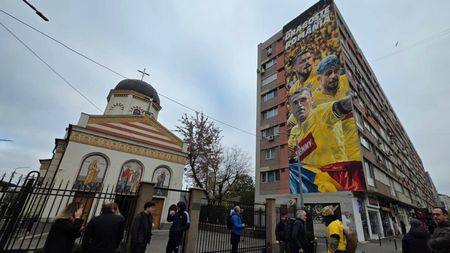 Primele imagini cu muralul din București al fotbaliștilor naționalei: „Din dragoste pentru România”