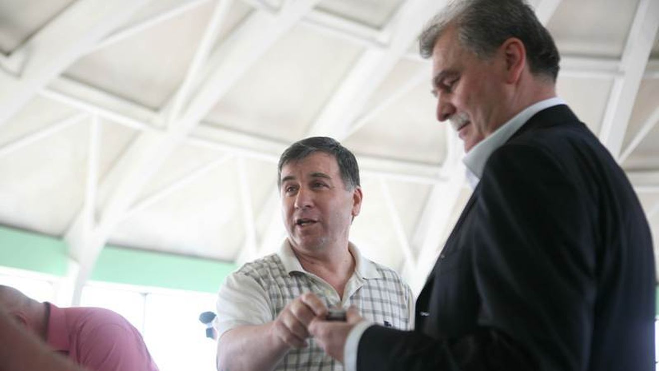 "Vamă":** "După mulți ani, Steaua și Dinamo s-au unit la Urziceni"