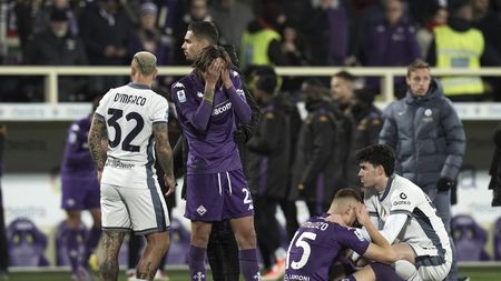 Fotbalistul s-a prăbușit pe gazon și meciul Fiorentina - Inter Milano a fost suspendat. Colegii și adversarii, în lacrimi