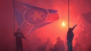 Acuzați de Talpan, fanii Stelei răspund: "Preferam să nu se ajungă la insulte împotriva suporterilor. L-am sunat să îl întrebăm dacă ultimele declarații sunt o greșeală". Ce spun fanii despre acțiunile juristului CSA

