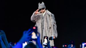 Concertul lui Bad Bunny din pauza Super Bowl, motiv de scandal în SUA. Campioana a sărit în apărarea solistului