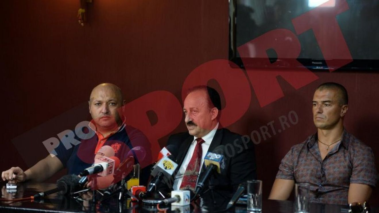 Pe marginea prăpastiei! Există zvonuri că Zamfir și Cristescu vor renunța la Rapid. Sebastian Ghiță exclude o investiție în Giulești: "E o invenție!"