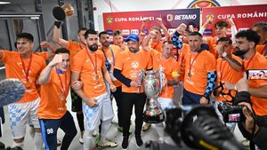 Corvinul Hunedoara o învață pe CSA Steaua cum poate deveni club privat și promova în Superliga! Explicația oferită de primarul Dan Bobouțanu. VIDEO