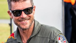 „Am petrecut Anul Nou împreună și încă nu-mi vine să cred că a murit”. Prietenul lui Felix Baumgartner, cascador de film, e convins că austriacul a fost trădat de echipament