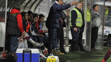 EXCLUSIV | Antrenorul cu licență PRO, umilit chiar în timpul unui meci din Liga 1 de către Adi Mutu: "Nu era ok așa ceva! Am discutat de multe ori cu el pentru a lămuri problema, dar lui i-a plăcut tot timpul să facă, să dreagă..."