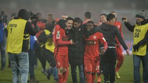 Anchetă de amploare legată de transferul unui fost jucător dinamovist. Poliția a ridicat mai multe documente și telefoane mobile