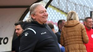 Acuzații grave la CS Dinamo! Dănuț Lupu ar lua banii din amenzi: „Venea și spunea: «Strângeți-i și mi-i aduceți sus»!” | VIDEO EXCLUSIV ProSport Live