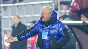 Marius Şumudică a urlat în direct la TV şi a plecat din interviu, zbierând, după U Cluj - Rapid 2-1: „E jenant! A fost penalty clar”