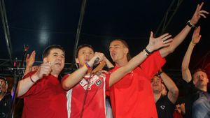 "Aveam nevoie de unul ca Meme! Argăseală nu știe să se certe!"**