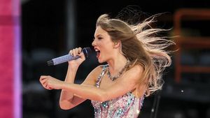 O cântăreață celebră și în România vrea să cumpere un club de fotbal!