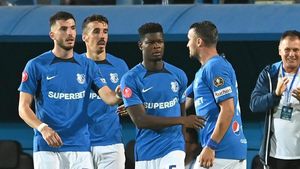 Probleme pentru Gheorghe Hagi în debutul meciului Rapid - Farul! Un om de bază s-a accidentat după primele secunde de joc și a cerut schimbare