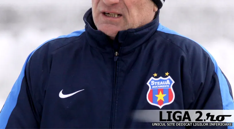 La un pas de** bătaie!