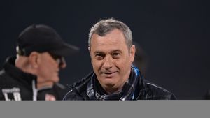 Așa a ajuns Rednic la Dinamo. David a dezvăluit: "Nu i-am spus: 'Hai la Dinamo ca să te fac cavaler Jedi'". Replica "Puriului" l-a făcut pe șeful "câinilor" să exclame