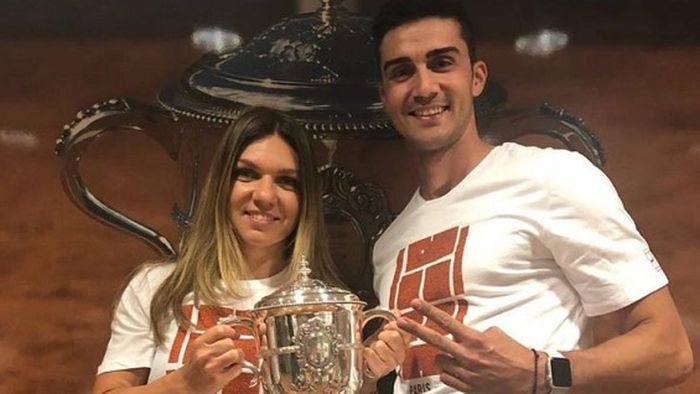 EXCLUSIV | Simona Halep are în staff un fotbalist român: "Încă mai joacă!" Echipa de tradiție de care e legat: "A avut multe piedici acolo"