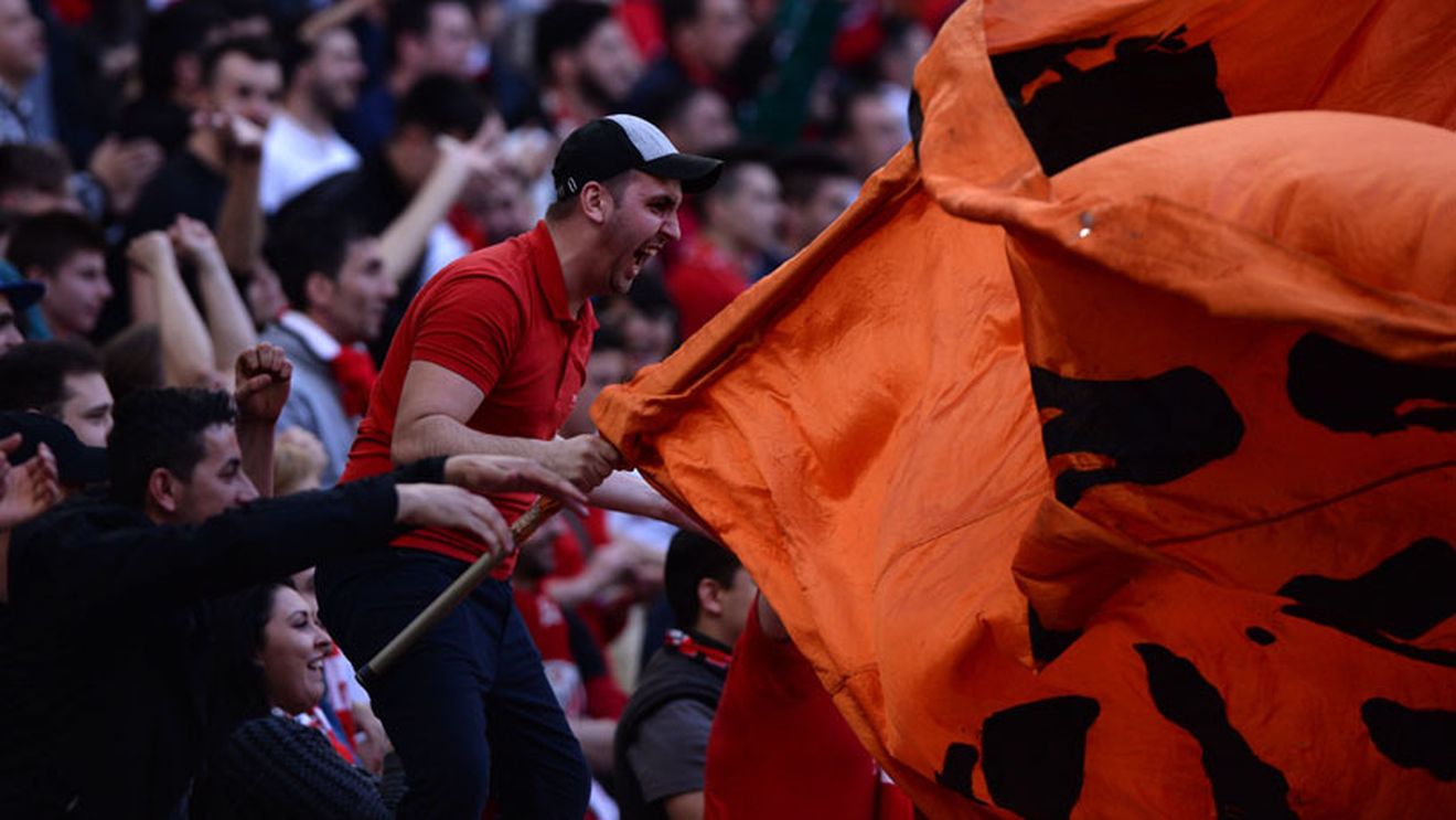 Ciudatul minut 81 al derby-ului Dinamo - Rapid. Momentul banderolei