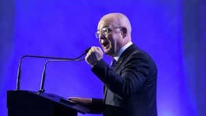 Emil Boc, reacția cu care a unit Clujul, după demisia lui Dan Petrescu: „Noi nu uităm! Îi mulțumim pentru asta”